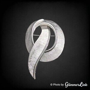 Vintage 60s Crown Trifari Modernist Ribbon Swirl Silver Tone Brooch